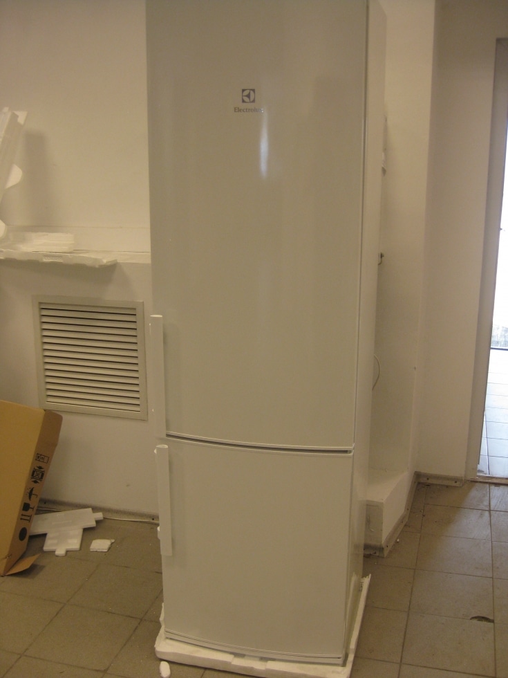 Холодильник Electrolux EN 4000 AOW купить в Киеве Уценка
